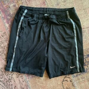 MENS Nike Size LARGE black shorts